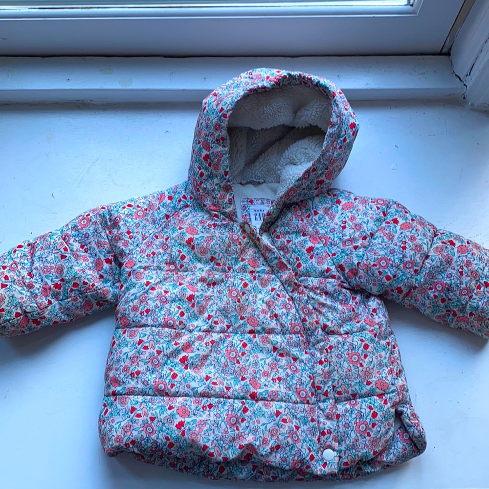Baby gap down coat 12-18 m